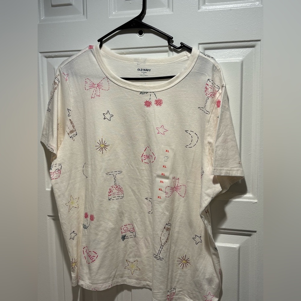 Old Navy Women’s White and Pink Graphic Tee
